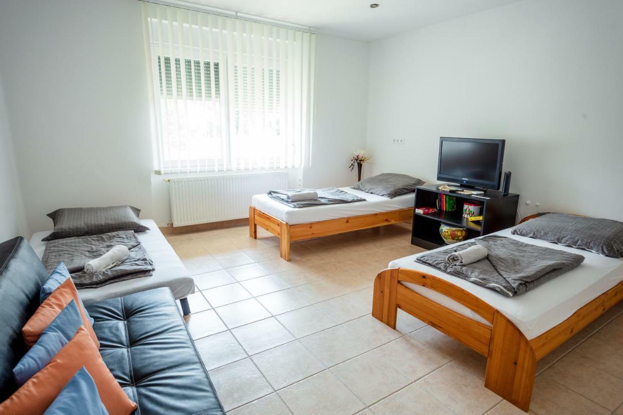 Ferienwohnung Viragos Vendeghaz Keszthely Exterior foto